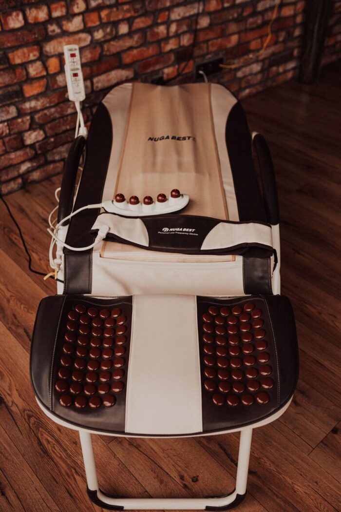 N4 massage bed with a ceramic projector and belt